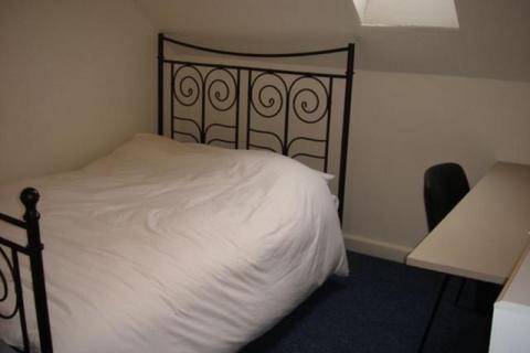 6 bedroom flat to rent, Spottiswoode Street, Edinburgh EH9
