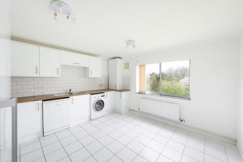 2 bedroom flat to rent, Bishops Court, Bishops Knoll, BS9