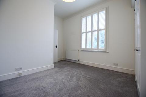 2 bedroom apartment to rent, Flat 3, 25 Spencer Road