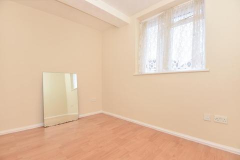 1 bedroom apartment to rent, The Cresecnt,  Slough,  SL1