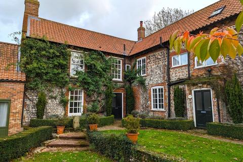 3 bedroom terraced house to rent, The Street, Bodham, Norfolk