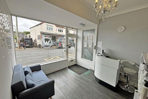 Shop to rent, Lock up shop - Central Williton