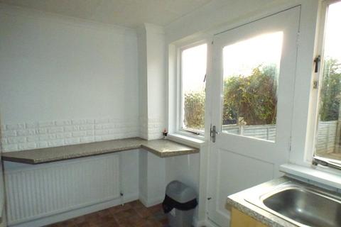 3 bedroom townhouse to rent, Topsham -   Popular 3 storey townhouse with 3 bedrooms,