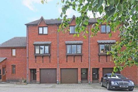 undefined, Topsham -   Popular 3 storey townhouse with 3 bedrooms,