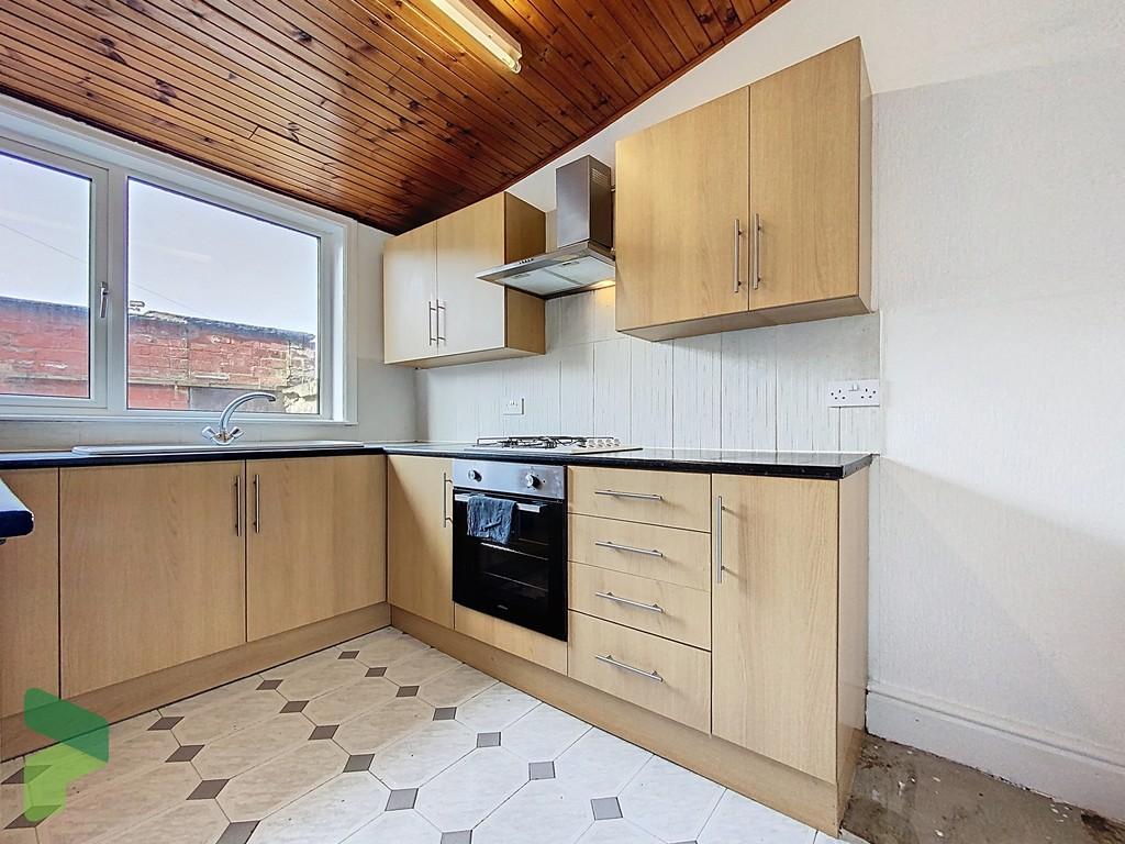 Fully Fitted Kitchen