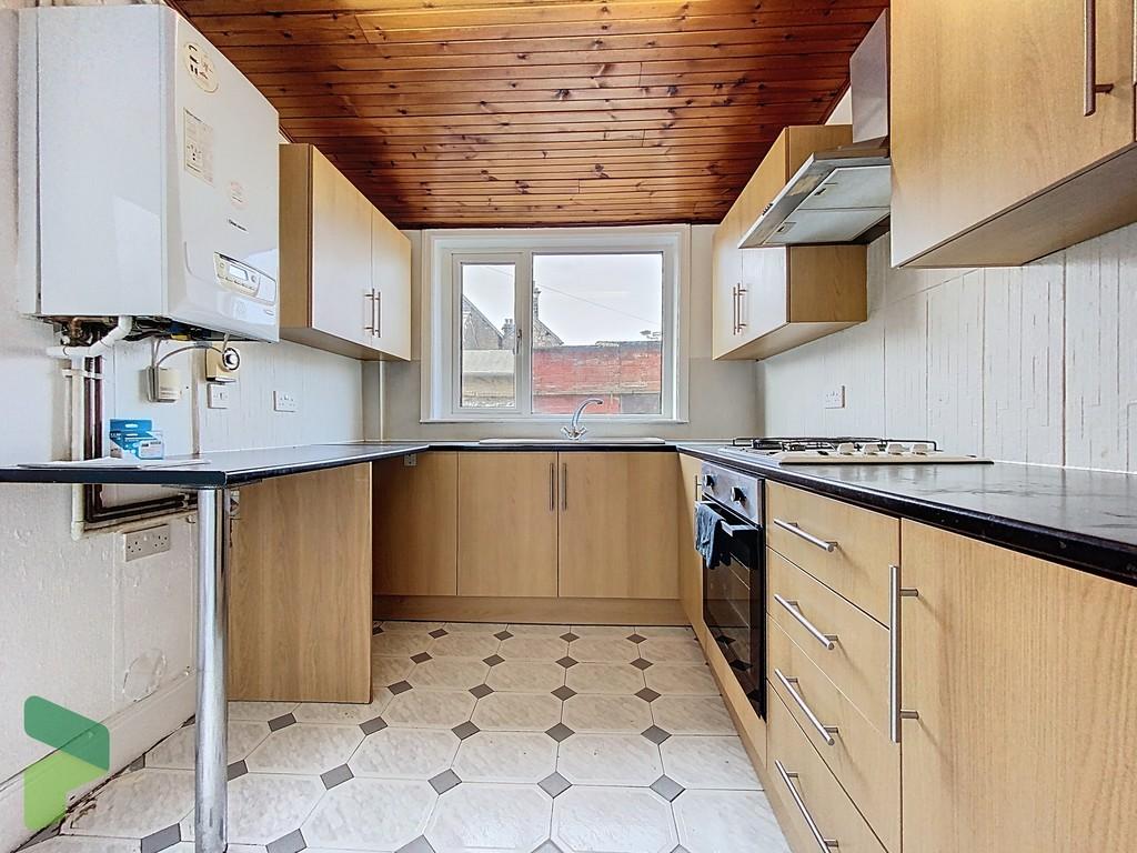 Fully Fitted Kitchen