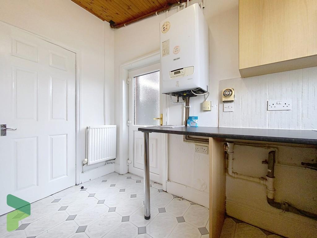 Fully Fitted Kitchen