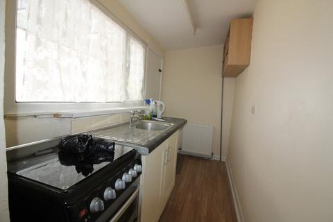 2 bedroom terraced house to rent, Victoria Street, Darwen