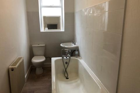 2 bedroom terraced house to rent, Victoria Street, Darwen