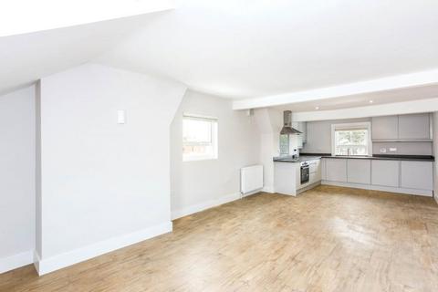 2 bedroom penthouse to rent, Somerset House, London Road, Ascot, Berkshire