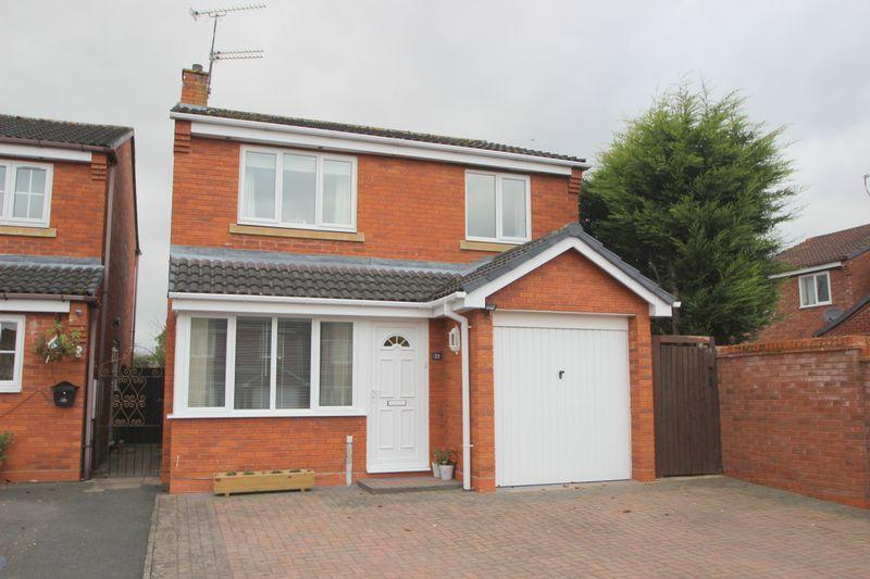 Eclipse Road, Alcester 3 bed detached house £285,000