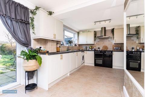 3 bedroom semi-detached house for sale - HUISH CLOSE