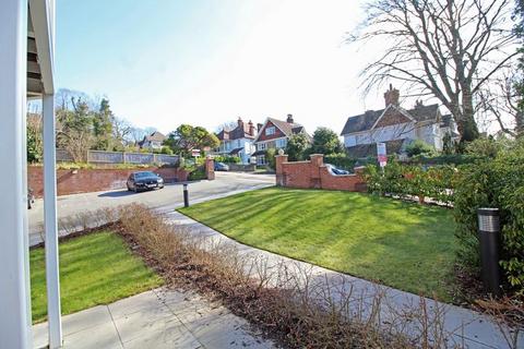 Flat 6, 1 West Hill, South Croydon, CR2 0SB