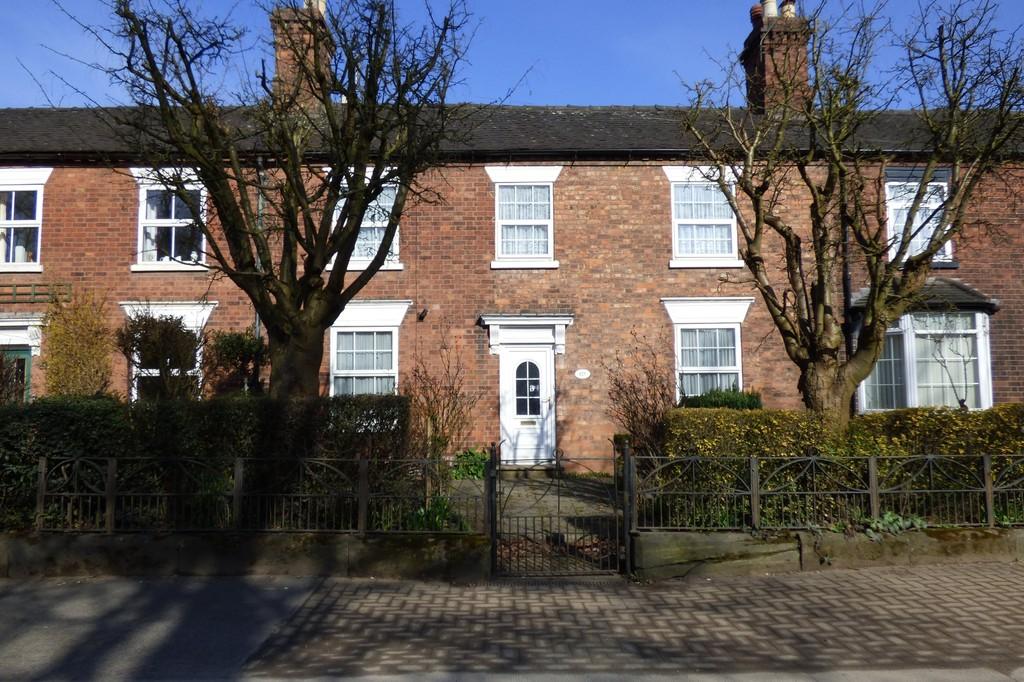 Newport Road, Stafford 5 bed terraced house £300,000