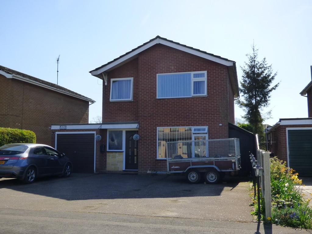 Ladywood Road, Spalding 3 bed detached house £190,000
