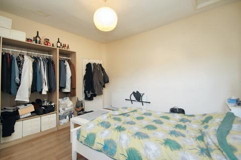 3 bedroom maisonette to rent, George Lane, South Woodford