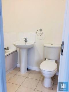 3 bedroom terraced house to rent, Clare Hill View, Huddersfield, HD1
