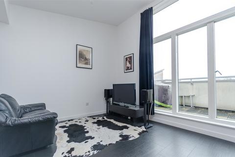 2 bedroom flat to rent, Kingfisher Meadow, Maidstone, Kent, ME16