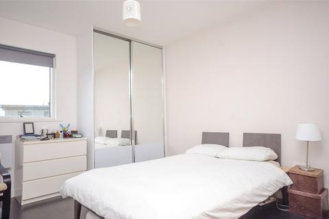 2 bedroom flat to rent, Kingfisher Meadow, Maidstone, Kent, ME16