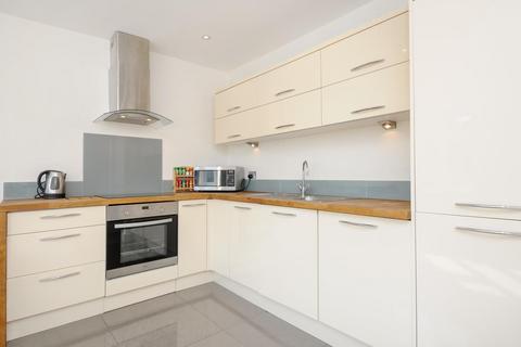 2 bedroom flat for sale, Ashfield Road, Acton