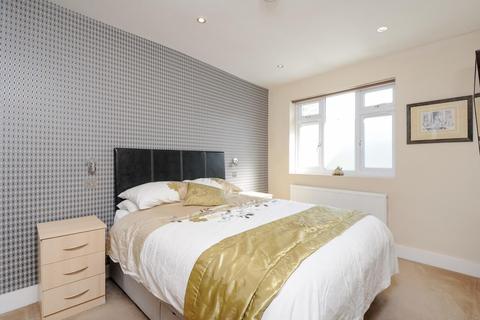 2 bedroom flat for sale, Ashfield Road, Acton