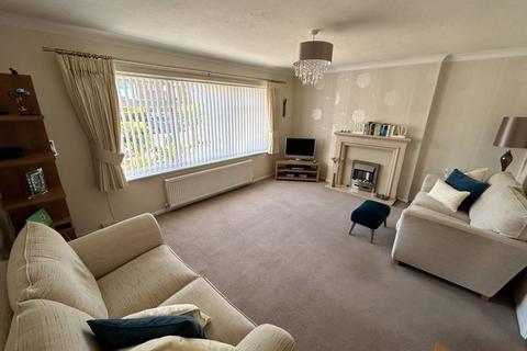 2 bedroom detached bungalow for sale, Penrhyn Beach East, Llandudno