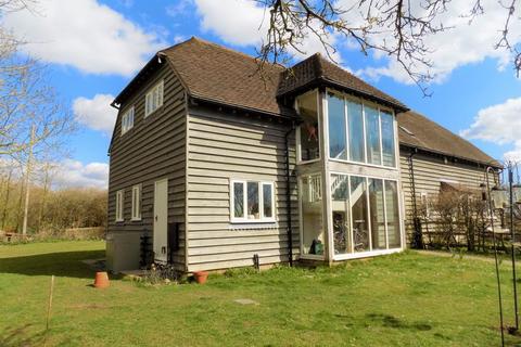 3 bedroom barn conversion to rent, Brooks Lane, Chichester