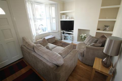 2 bedroom terraced house to rent, Elm Grove, Woodford Green