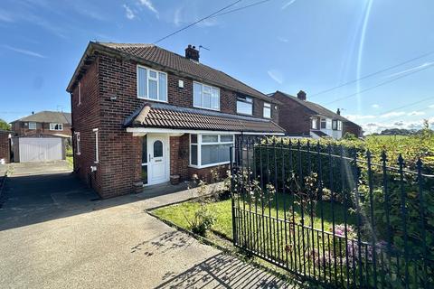 3 bedroom semi-detached house to rent, Peckover Drive, Pudsey