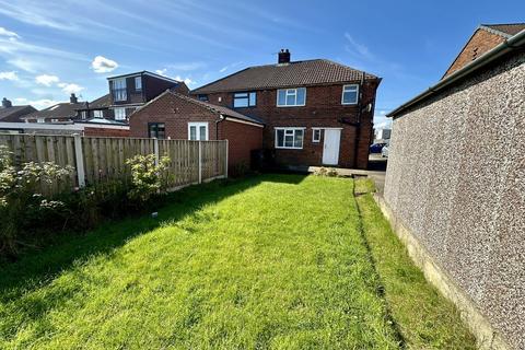 3 bedroom semi-detached house to rent, Peckover Drive, Pudsey