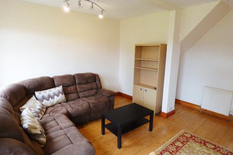 2 bedroom flat to rent, Colinton Mains Grove, Colinton Mains, Edinburgh, EH13