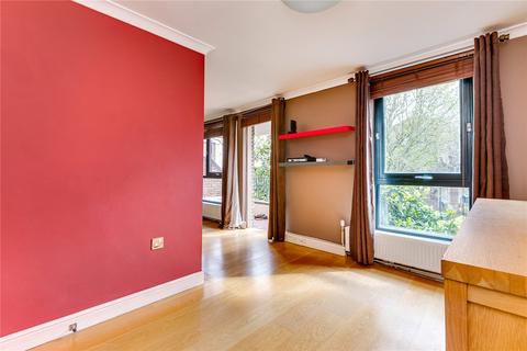 3 bedroom flat to rent, Aubert Park, London