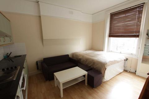 Studio to rent - 11 Marloes Road, London W8