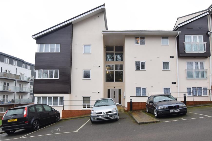 Buckland Rise, Maidstone, Kent 2 bed apartment £180,000