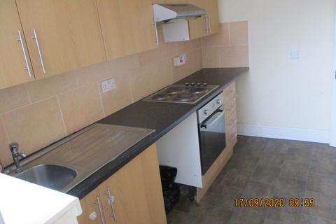 2 bedroom flat to rent, Kent Road, Blackpool FY1