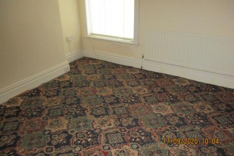 2 bedroom flat to rent, Kent Road, Blackpool FY1