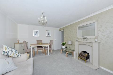 2 bedroom apartment to rent, Laurance Court, Dean Street, Marlow, Buckinghamshire, SL7