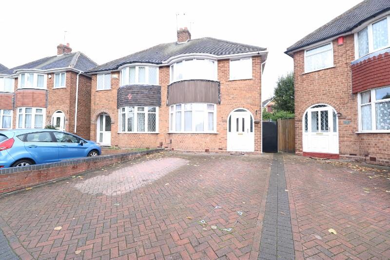 The Broadway, West Bromwich, West Midlands, B71 3 bed semidetached