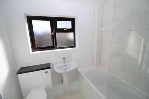 2 bedroom semi-detached house to rent, Central Princes Risborough,