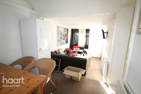 1 bedroom in a house share to rent, Cabell Road, Guildford