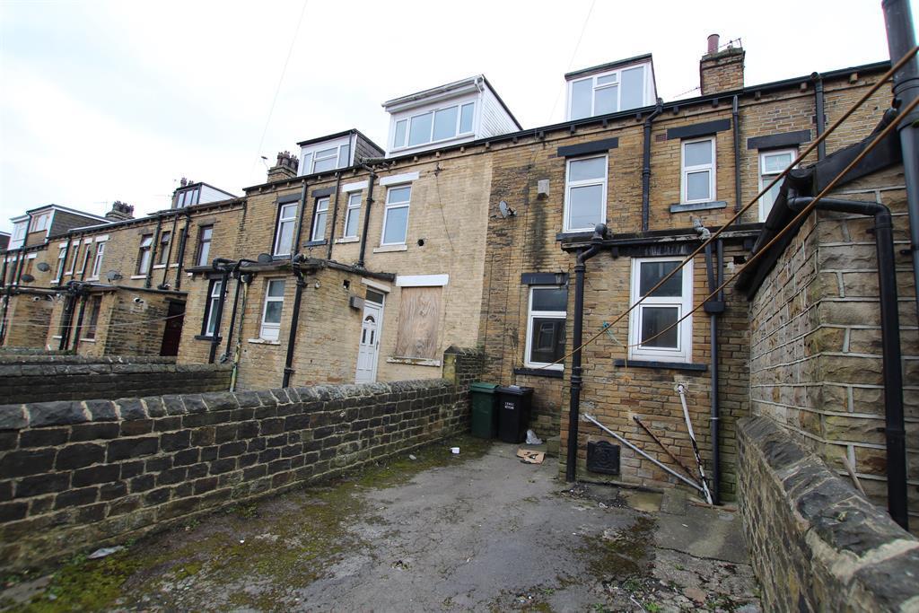 Thornbury Avenue, Bradford, BD3 8HY 4 bed terraced house £85,000
