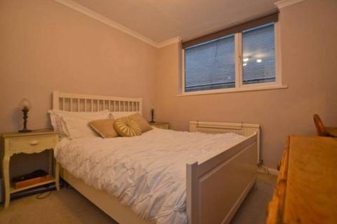 1 bedroom property with land to rent, Homestead Road, Fulham