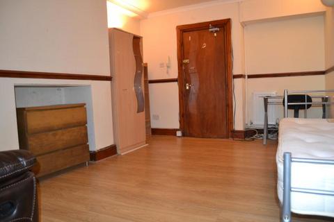 Studio to rent - F2 37, Woodville, Cathays, Cardiff, South Wales, CF24 4DW