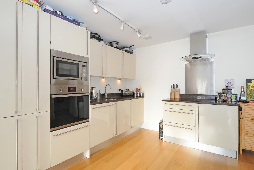 Apartment in London - View 3