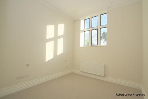2 bedroom flat to rent, Courtyard House, The Ridgeway, Mill Hill, NW7