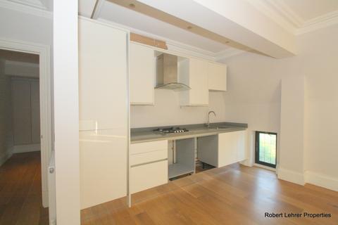 2 bedroom flat to rent, Courtyard House, The Ridgeway, Mill Hill, NW7