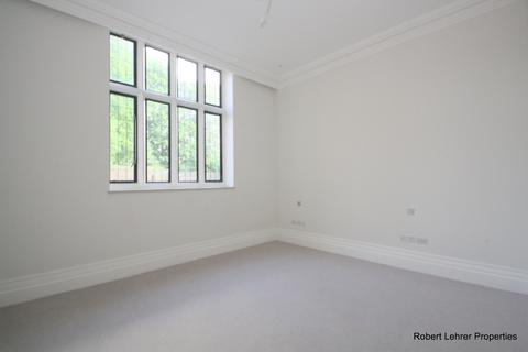 3 bedroom flat to rent, Courtyard, The Ridgeway, Mill Hill, NW7