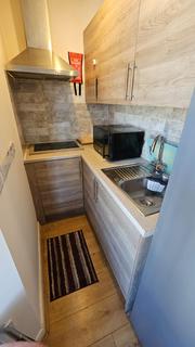 Studio to rent, Crawley Road, Town Centre, Luton, Bedfordshire, LU1