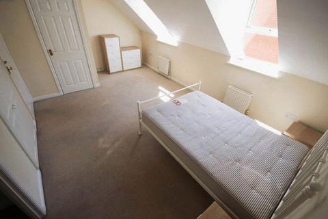 6 bedroom townhouse to rent, Old Laundry Court, Norwich