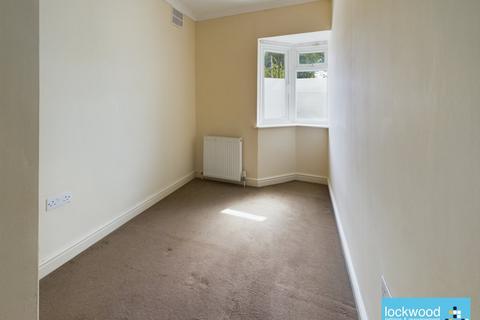 2 bedroom maisonette to rent, Burns Avenue, Bedfont